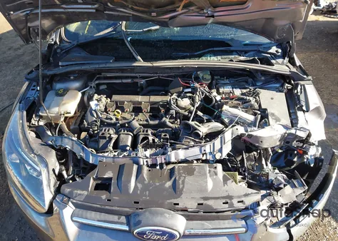 2014 Ford Focus Se from USA, damaged, VIN 1FADP3F2XEL262823